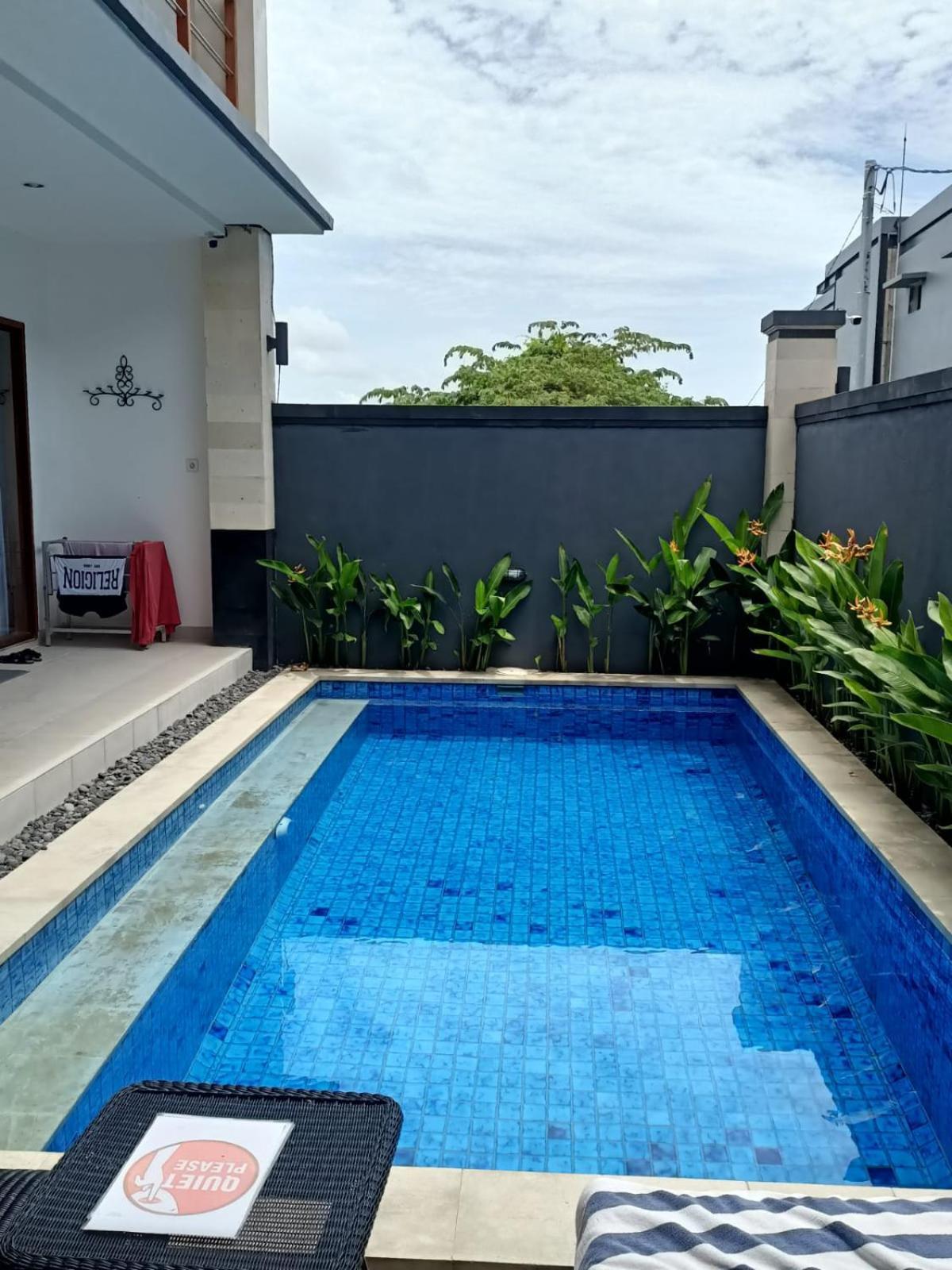 Kasmaran Bali Guest House Munggu Buitenkant foto